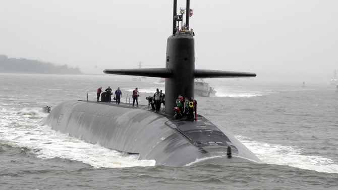 USS_Alaska_SSBN_732-1